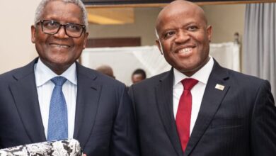 Africa's richest billionaire Aliko Dangote, Nigeria (left) with Zimbabwe businessman Senziwani Sikhosana