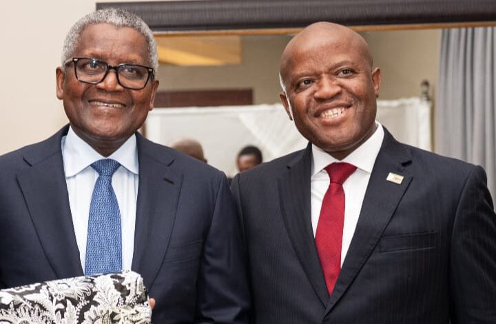 Africa's richest billionaire Aliko Dangote, Nigeria (left) with Zimbabwe businessman Senziwani Sikhosana